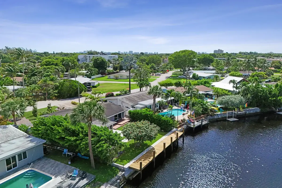 316 NW 20th St, Wilton Manors: photo 1 of 51