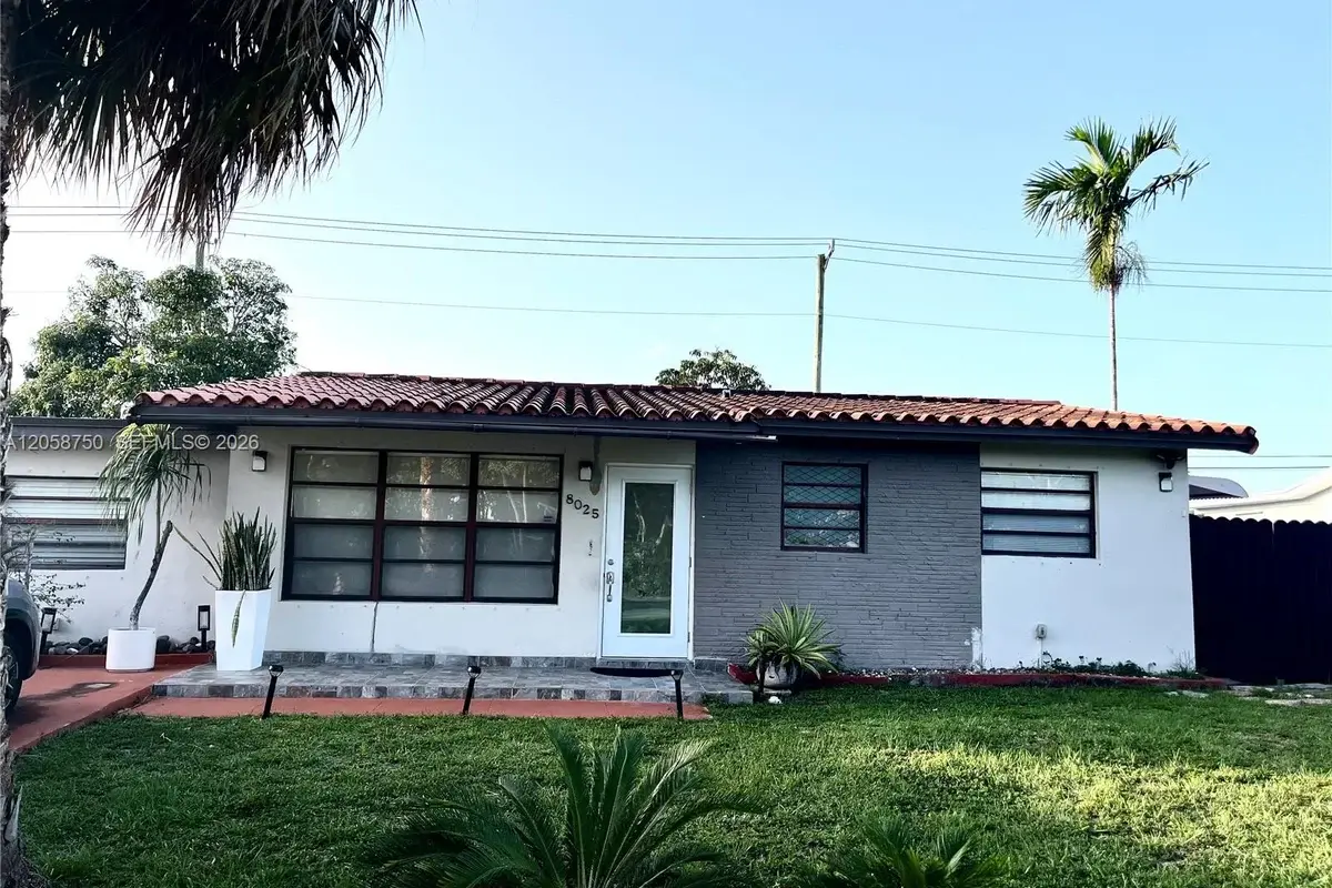 8025 NW 170th St, Hialeah: photo 1 of 22