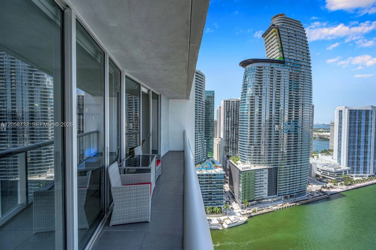 485 Brickell Ave #3401, Miami: photo 1 of 20