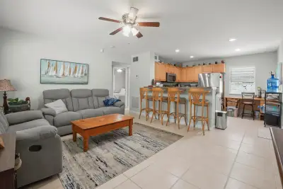 3231 Vassallo Ave, Palm Springs: photo 1 of 23