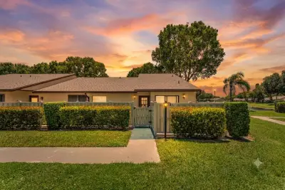 1024 Green Pine Blvd #I, West Palm Beach: photo 1 of 24