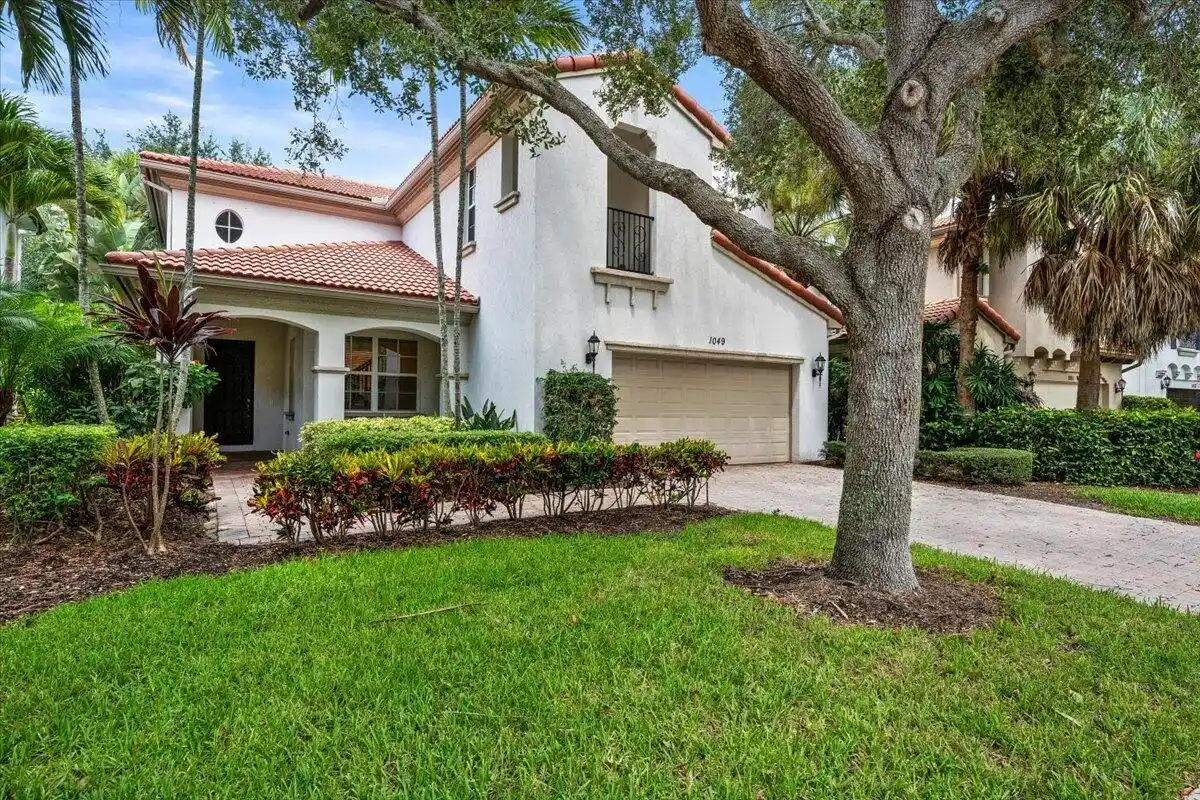 1049 Vintner Blvd, Palm Beach Gardens: photo 1 of 77