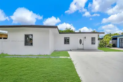 580 NW 116th Ter, Miami: photo 1 of 37