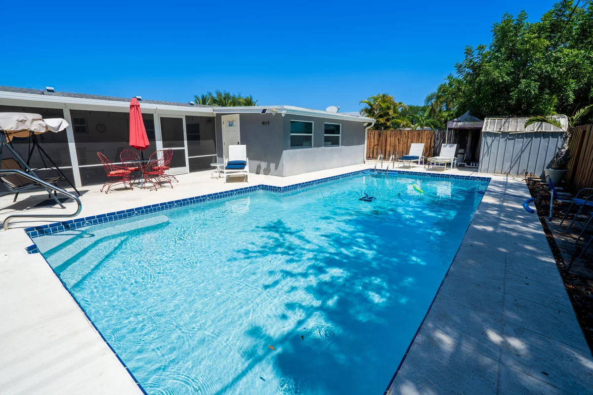4386 Bamboo Dr, Palm Beach Gardens: photo 1 of 34