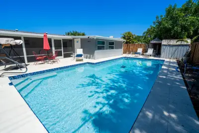 4386 Bamboo Dr, Palm Beach Gardens: photo 1 of 34