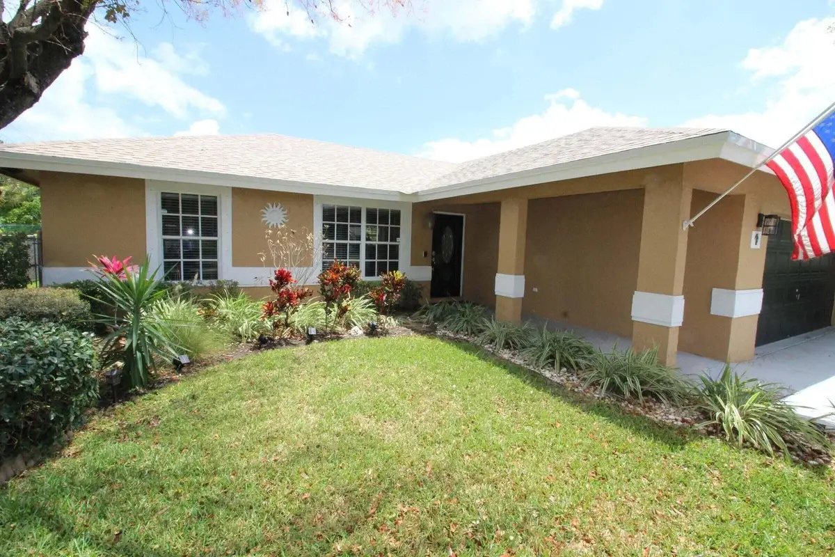 147 NW 10th Ave, Delray Beach: photo 1 of 29