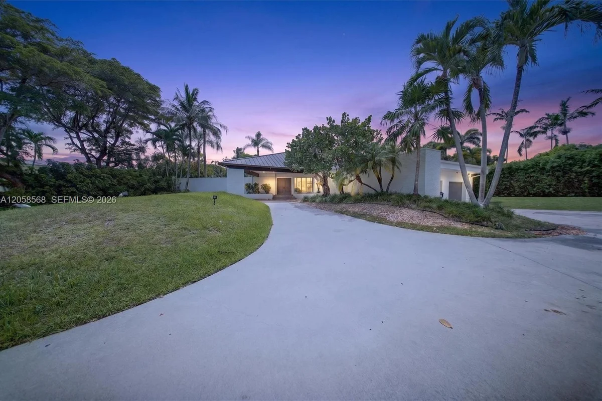 8925 SW 102nd Ter, Miami: photo 1 of 59