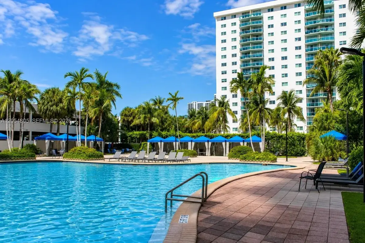 19370 Collins Ave #915, Sunny Isles Beach: photo 1 of 28