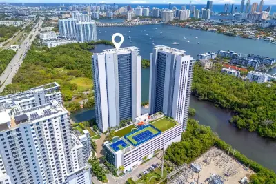 16385 Biscayne Blvd #3201, North Miami Beach: photo 1 of 29