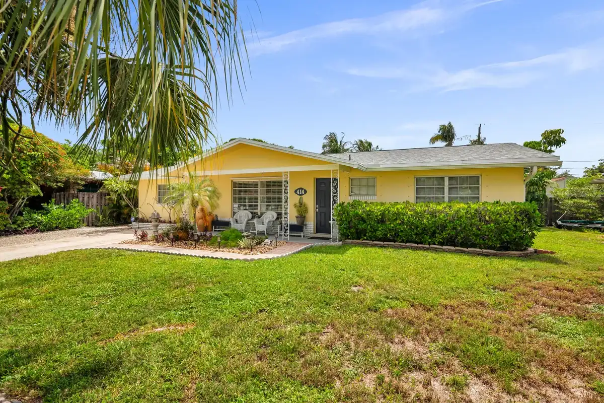 414 Pittsburgh Dr, Jupiter: photo 1 of 29