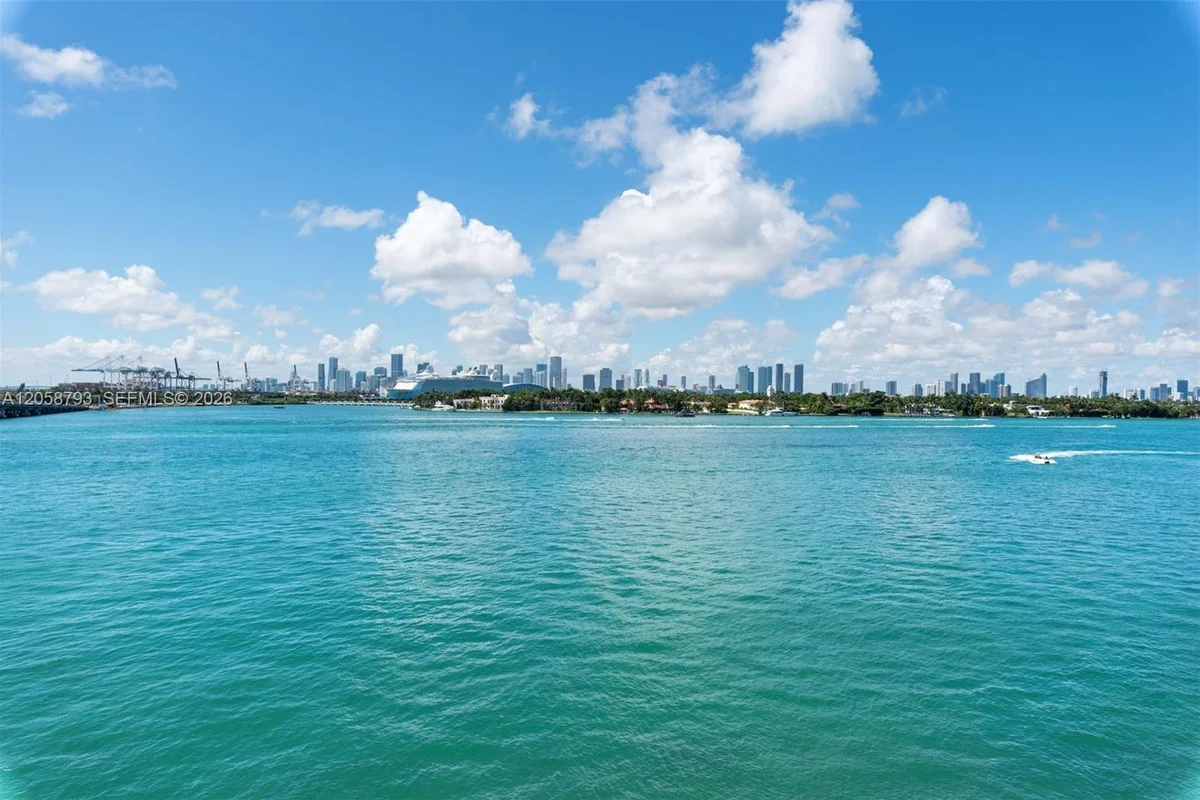540 W Ave #513, Miami Beach: photo 1 of 15
