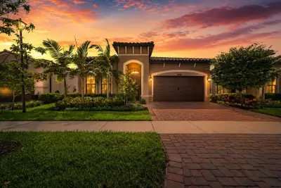 8098 Liberty Way, Parkland: photo 1 of 101