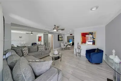 6708 NW 57th Ct, Tamarac: photo 1 of 39