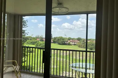 3821 Environ Blvd #505, Lauderhill: photo 1 of 39