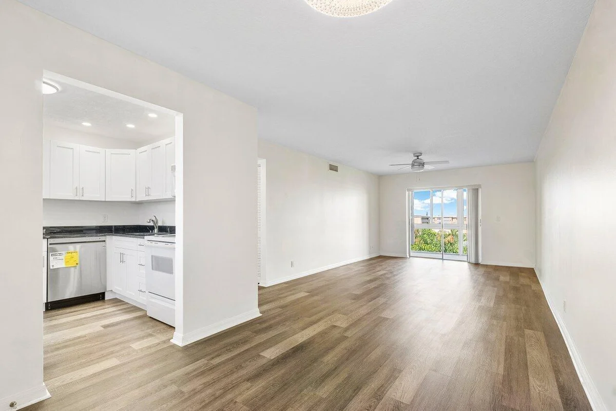 2615 NE 1st Ct #407, Boynton Beach: photo 1 of 30