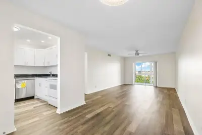 2615 NE 1st Ct #407, Boynton Beach: photo 1 of 30