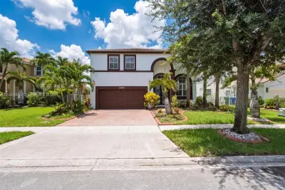 15850 SW 49th Ct, Miramar: photo 1 of 36