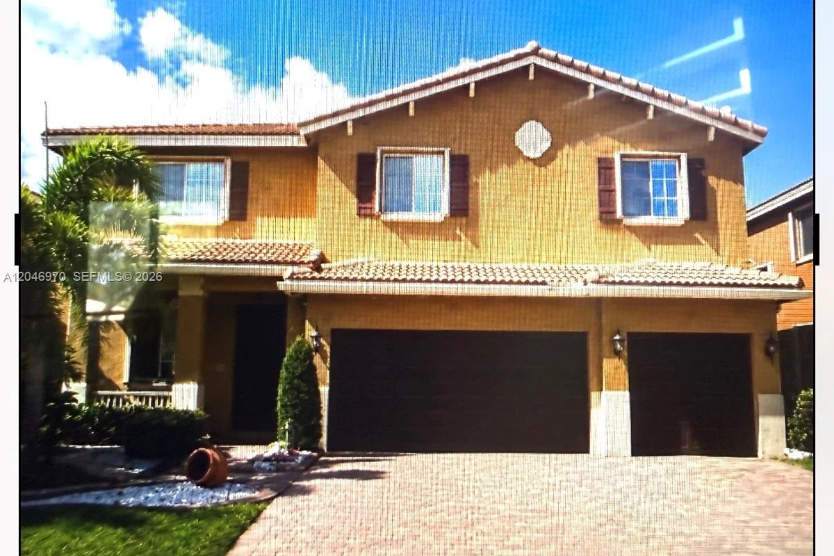 20530 NW 9th Pl, Miami: photo 1 of 2