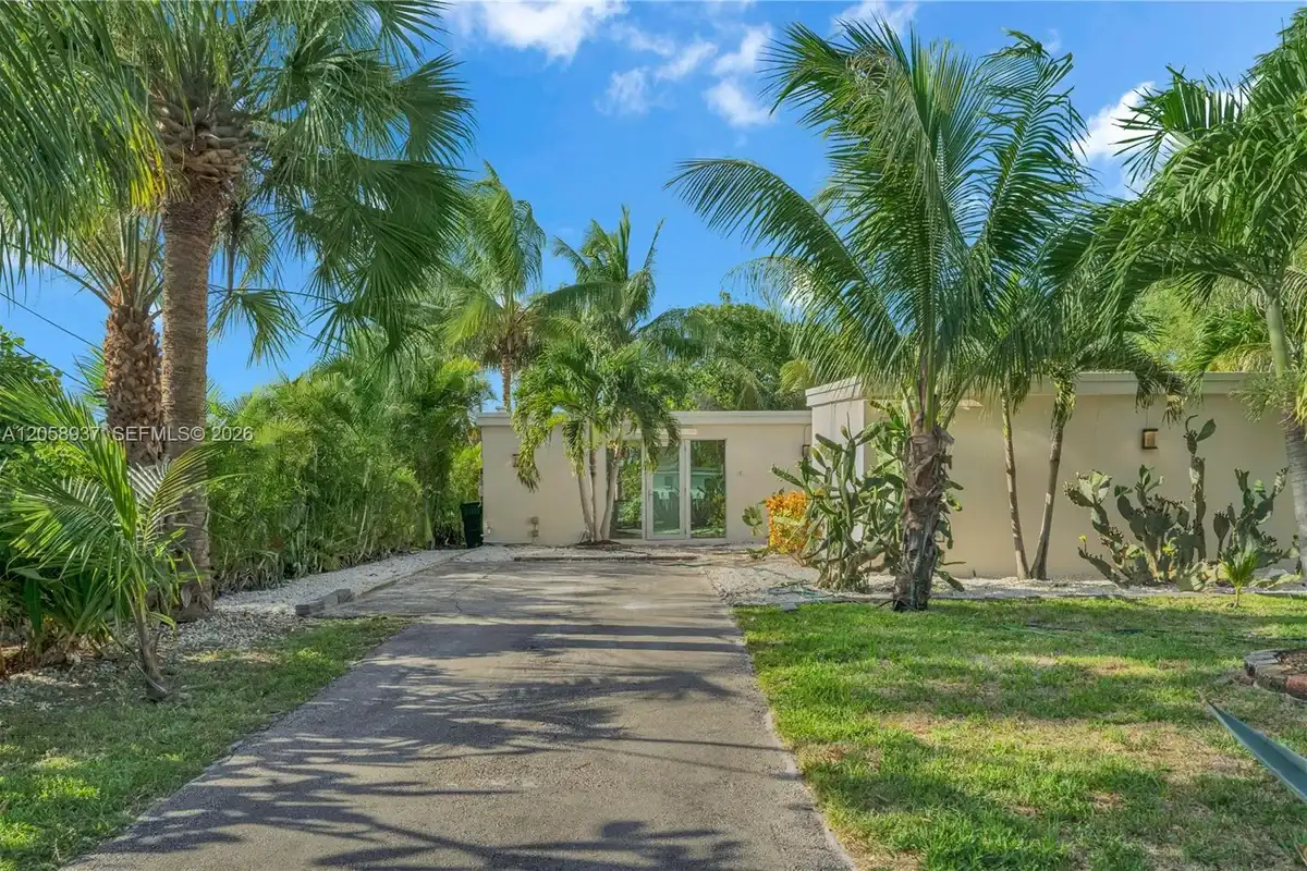 5801 NW 20th St, Margate: photo 1 of 50
