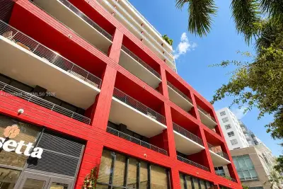90 NE 32nd St #624, Miami: photo 1 of 7