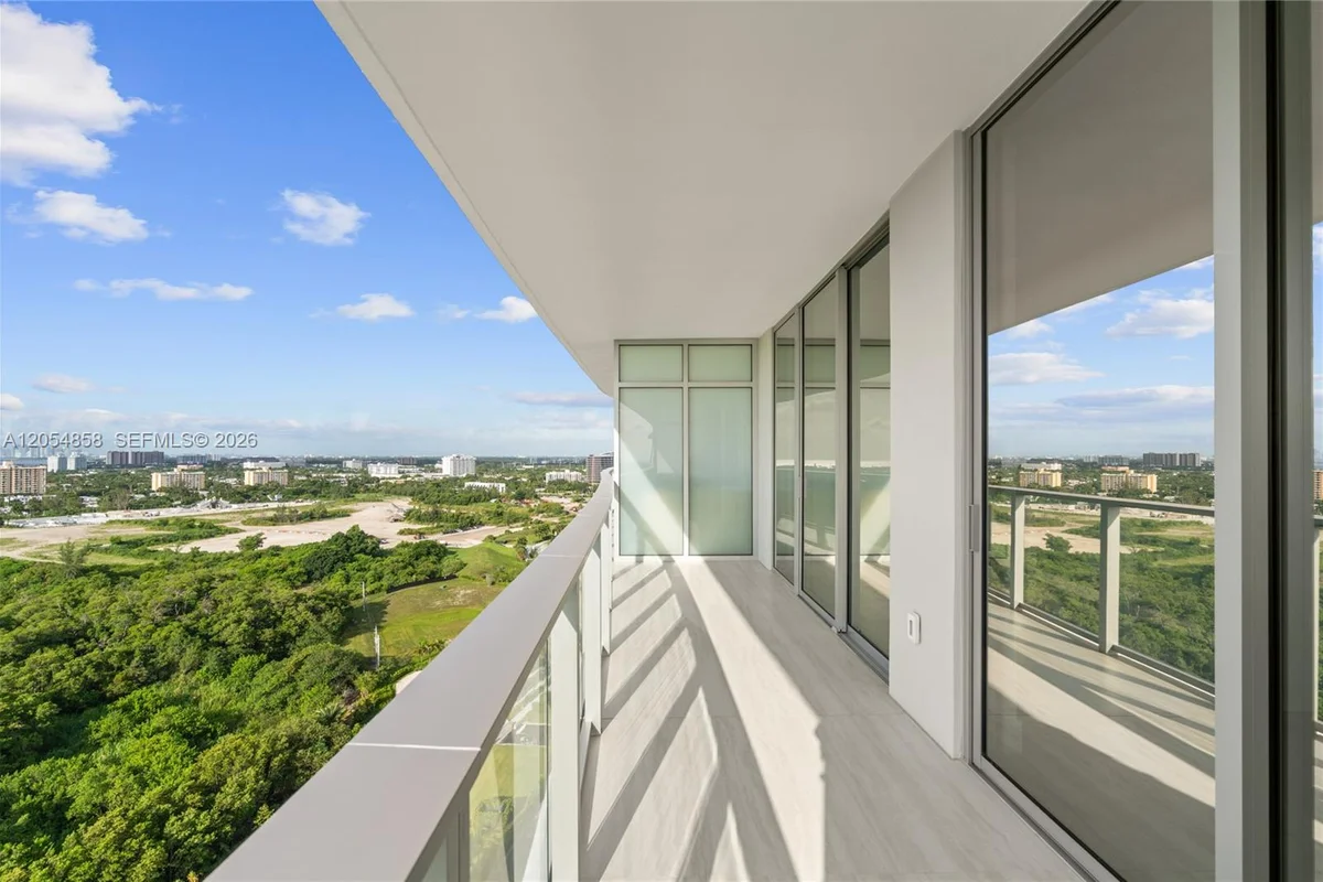 2411 Laguna Cir #1604, North Miami: photo 1 of 67