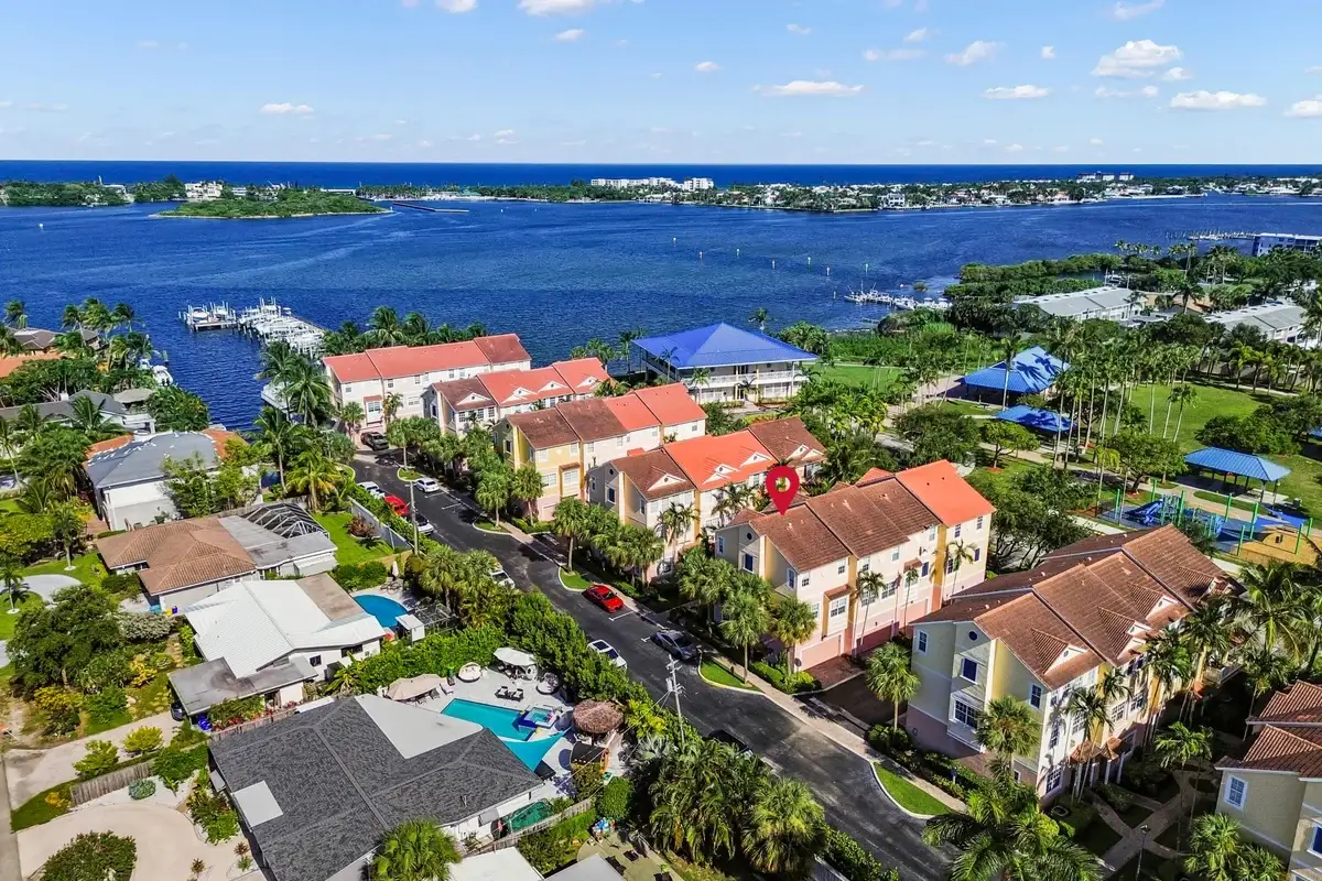 131 Harbors Way, Boynton Beach: photo 1 of 34