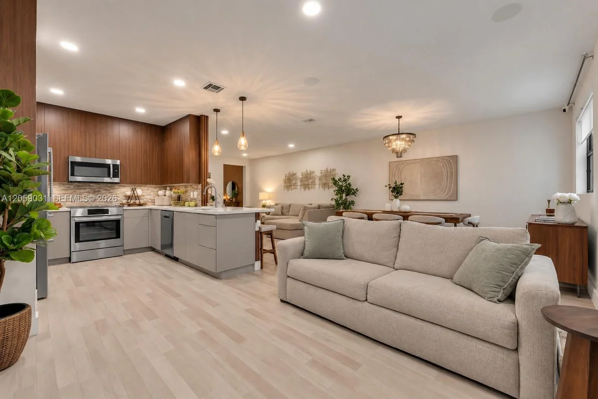 10533 NW 78th Ter, Doral: photo 1 of 55