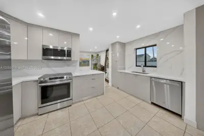12510 SW 95th Ter, Miami: photo 1 of 29