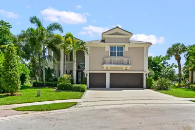 9133 Delemar Ct, Wellington: photo 1 of 64