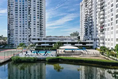 2780 NE 183rd St #901, Aventura: photo 1 of 19