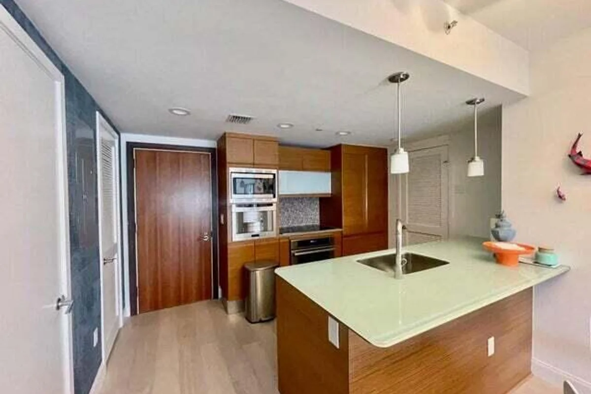 5875 Collins Ave #1606, Miami Beach: photo 1 of 17