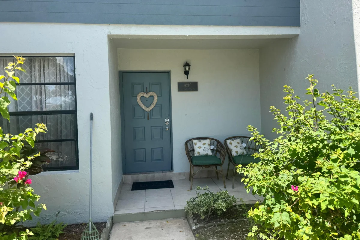 9210 NW 14th St #273, Pembroke Pines: photo 1 of 29