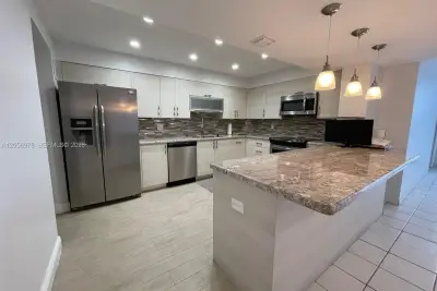 5825 Collins Ave #7B, Miami Beach: photo 1 of 21