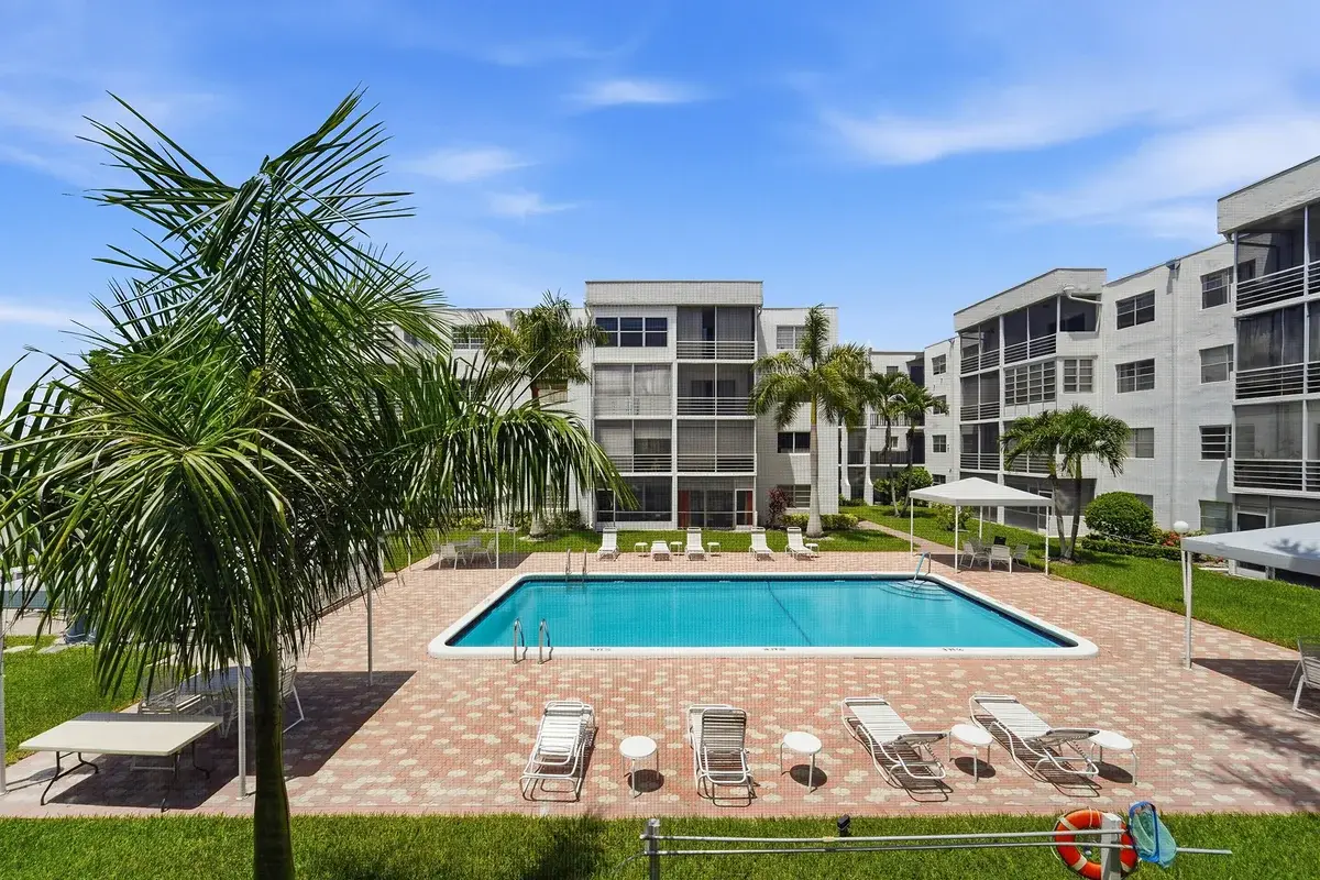 3000 E Sunrise Lakes Dr E #223, Sunrise: photo 1 of 39