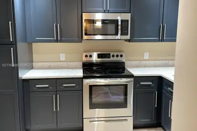 120 Royal Park Dr #2D, Oakland Park: photo 1 of 15