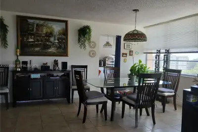 1100 Saint Charles Pl #712, Pembroke Pines: photo 1 of 18