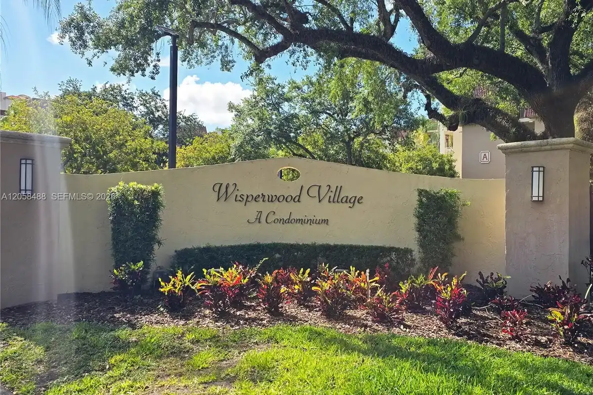Condo in Miami: photo 1 of 25