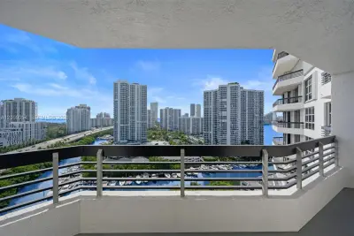 3400 NE 192nd St #1910, Aventura: photo 1 of 23