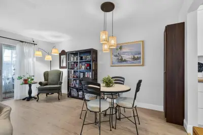 709 Lori Dr #211, Palm Springs: photo 1 of 21