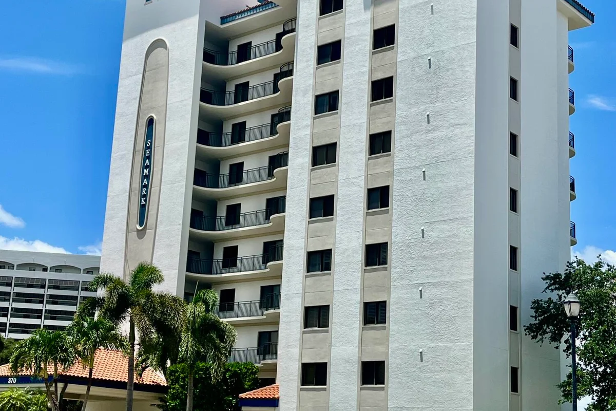 370 Golfview Rd #302, North Palm Beach: photo 1 of 42