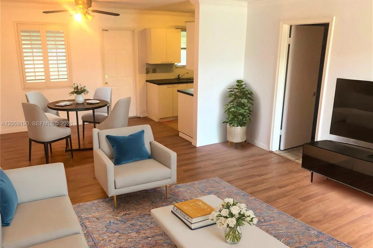 2236 Jackson St #8, Hollywood: photo 1 of 9