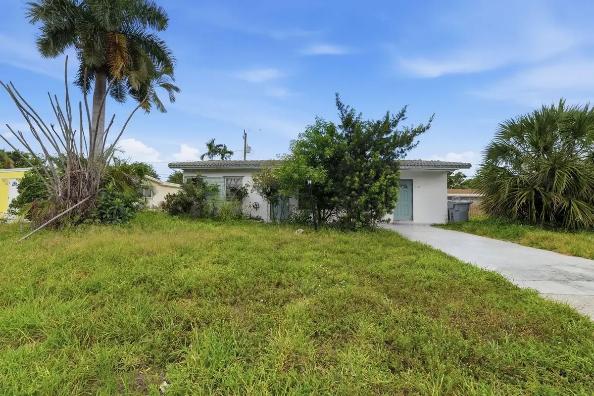 1640 NE 32nd Pl, Pompano Beach: photo 1 of 31