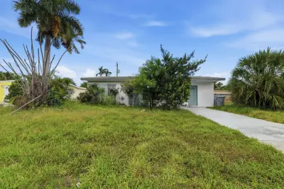 1640 NE 32nd Pl, Pompano Beach: photo 1 of 31