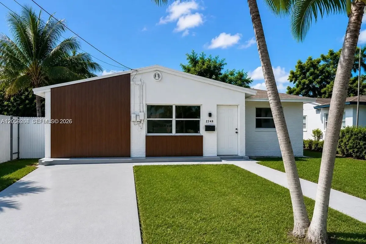 House in Hollywood: photo 1 of 18