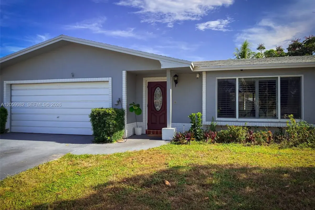 1760 SW 12th St, Boca Raton: photo 1 of 51