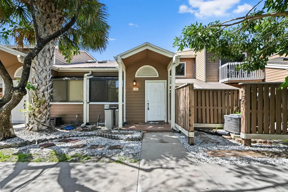 7184 Sportsmans Dr, North Lauderdale: photo 1 of 42