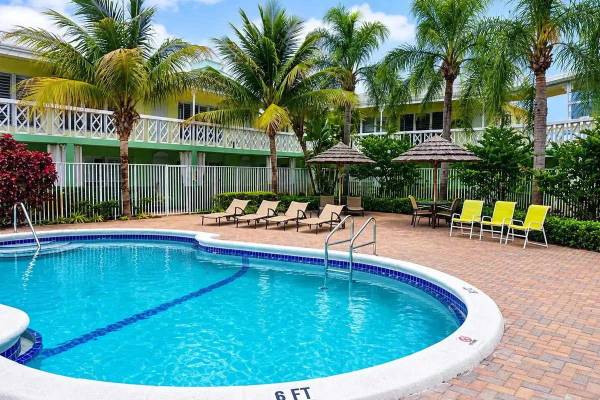 2124 NE 5th Ave #103, Wilton Manors: photo 1 of 14