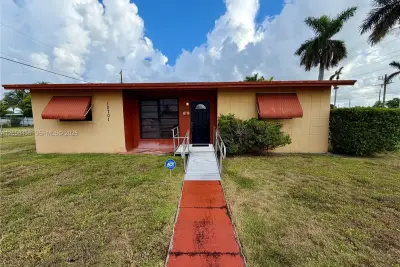 10701 SW 149th St, Miami: photo 1 of 25