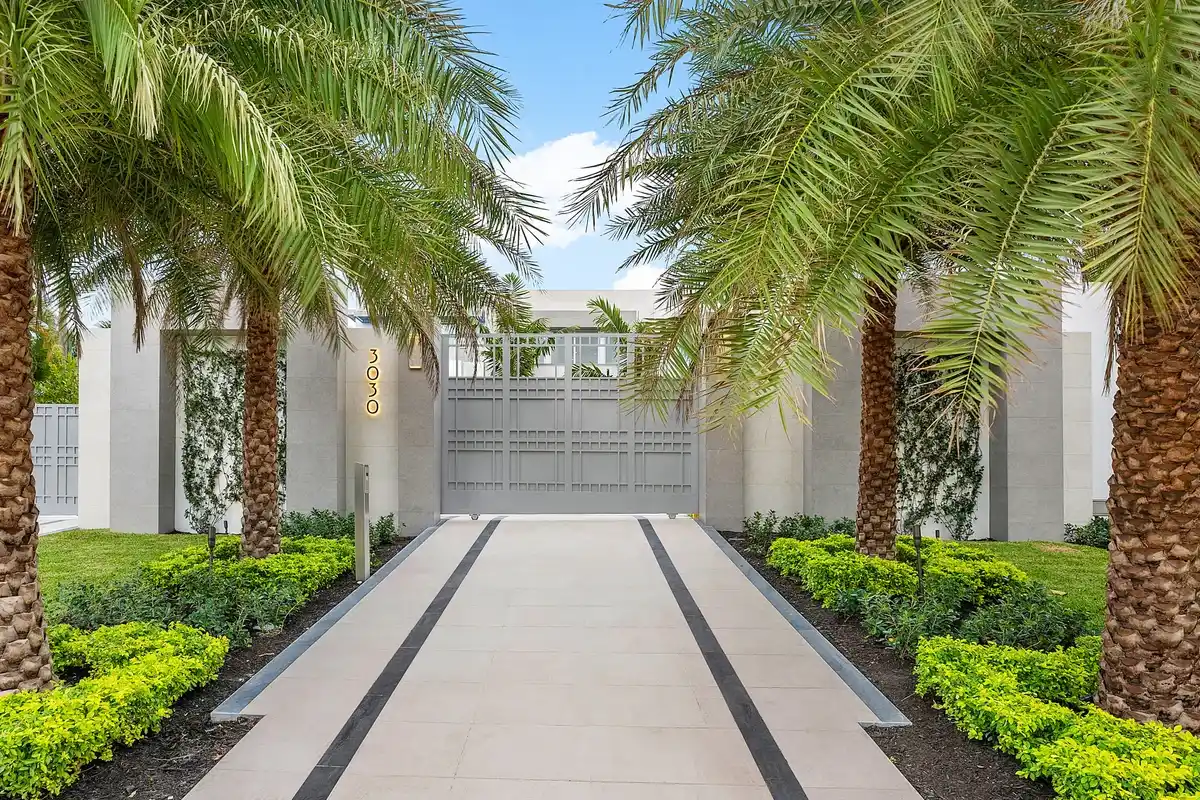 3030 Washington Rd, West Palm Beach: photo 1 of 63