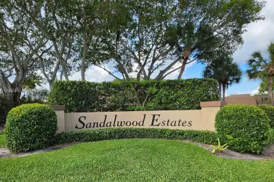 515 5th Ct, Palm Beach Gardens: photo 1 of 23